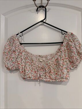 Aeropostale White Pink Floral Puff-Sleeve Crop Top with Tie